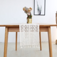 Chemin de table en dentelle à pompons beige à motifs floraux, style européen, pour la maison, restaurant, café, personnalisable, en dentelle ajourée en coton