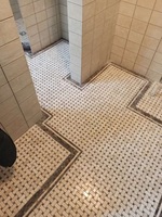 Carrelage de mosaïque de parquet en marbre naturel tissé de Carrare personnalisé Design moderne avec mélange de carreaux irréguliers Décoration de la maison Salon