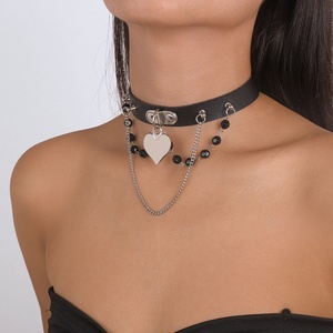 Nuevo Collar de Cuero Estilo Harajuku Hip Hop Punk Negro para Mujer con Cuentas Negras, Corazón, Estrella <span class=keywords><strong>y</strong></span> Colgante de Amor - Product Image 3