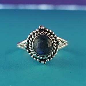 Anillo de Boda de Plata de Ley 925 con Piedra Preciosa de Labradorita Natural de Corte Ovalado, Regalo de Alta Calidad para Ella - Product Image 4