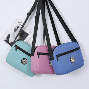 Bolso Bandolera Moderno para Mujer, Color Rosa, Horizontal, Cuadrado, Resistente al Agua, con Cierre y Bolsillo Frontal, para Uso Diario Informal, Verano 2025 - Product Image 4