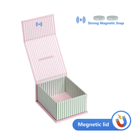 Boîte en carton rigide magnétique imperméable rose personnalisée avec éponge, rayures verticales, couvercle rabattable de luxe pour friandises de la Saint-Valentin, noix, bijoux