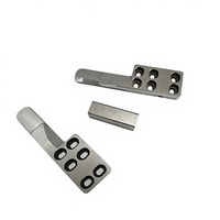 Composants de dispositifs médicaux personnalisés en acier inoxydable, tolérance de 0,01 mm, usinage CNC pour le perçage de dispositifs cliniques