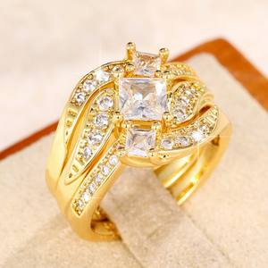 Parure de bijoux de mariée Q235 en or massif 18 carats avec diamant taille princesse serti griffe – Parures de bijoux fins pour femme - Product Image 3