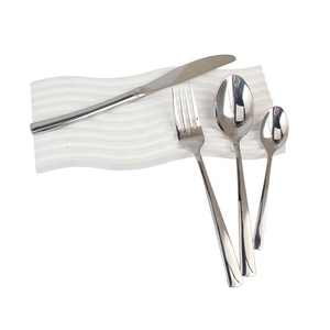 SS premium de haute qualité accentué avec de l'or 24 carats Résistance à la rouille et sans nickel, Sain pour un usage quotidien Ensemble de couverts - Product Image 2