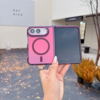 Coque de téléphone rigide translucide à dégradé de couleurs pour iPhone Duo, coque magnétique antichoc avec charge sans fil pour iPhone 18 Fold