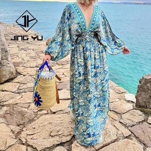 ชุดเดรสยาวลายดอกไม้หรูหราสำหรับงานปาร์ตี้ฤดูร้อนแบบผูกคอ โชว์หลังลึก ดีไซน์สง่างาม รับผลิตตามแบบ (OEM) - Product Image 3