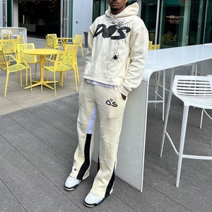 Conjunto de 2 piezas de ropa urbana personalizada: Pantalones de chándal acampanados y sudadera corta con capucha estilo Y2K para hombre, chándal deportivo con sudadera holgada. - Product Image 3