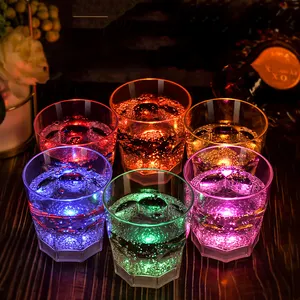 可重复使用的发光发光二极管发光长塑料杯玻璃水果汁杜松子酒马提尼水杯发光派对杯