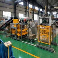 Machine automatique compacte de fabrication de blocs de béton avec interverrouillage, moteur de pompe PLC, boîte de vitesses, moteur vibrant – Vente de machines à béton