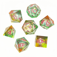 Ensemble de dés Feeron Liquid Core Dragon Eye D&D - 7 pièces en résine polyédrique durable, comprend un gobelet à dés et une boîte, cadeau sur le thème de Noël
