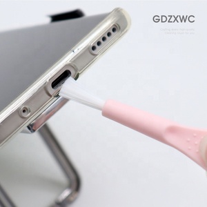 Mini brosse manuelle multifonctionnelle rose pour le nettoyage des ports de téléphone, brosse à poils en nylon pour les trous, nouvelles idées de produits ménagers 2023 - Product Image 2