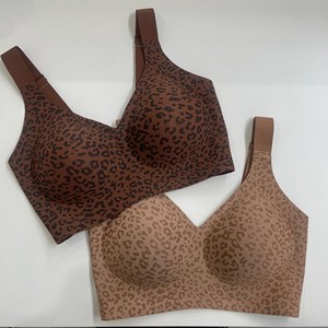 Disponibile: Reggiseno in Gel Senza Ferretto con Stampa Leopardata, Vestibilità Comoda e Senza Cuciture, Disponibile in Diverse Taglie per Donne - Product Image 2