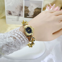 Montre à quartz pour femme, design irrégulier, élégante et raffinée, idéale pour le quotidien, les cadeaux et les soirées N2606056
