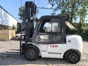 Chariot élévateur TCM 5 T d'occasion Moteur diesel à mât 3 étages de 5 tonnes, faible durée, hauteur de levage de 4000mm, bien entretenu, prêt à fonctionner - Product Image 5