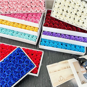 กล่องของขวัญดอกกุหลาบจำลองสามชั้นจากโรงงานหัวเอิน สำหรับงานรับปริญญา วันวาเลนไทน์ ตกแต่งดอกไม้สำหรับประกอบ - Product Image 1