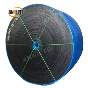 Bande transporteuse Chevron Annilte EP500/3 pour la manutention de gravier en pente - 30 °   Résistant aux chocs et à l'abrasion - Product Image 1