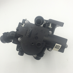 Pièces de moteur automobile <span class=keywords><strong>Pompe</strong></span> à <span class=keywords><strong>eau</strong></span> Thermostat Boîtier Assy pour A1 /A3/A4/A5/A6/<span class=keywords><strong>7</strong></span>/Q3/<span class=keywords><strong>GOLF</strong></span> VII OEM 06L12111G/06L 121 011 B/06L 121 111 H - Product Image 5