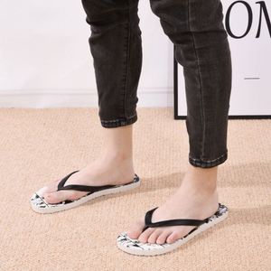 Pantuflas al por mayor con MOQ bajo, pantuflas para mujer, chanclas con logotipo personalizado, sandalias para mujer, sandalias de estilo informal para exteriores - Product Image 3