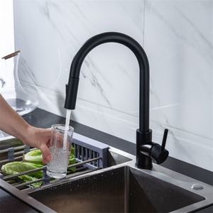 Robinet de cuisine moderne 2024 en acier inoxydable noir 304, poignée unique, pulvérisateur extractible, finition brossée, robinets d'évier, robinet d'eau chaude et froide - Product Image 5