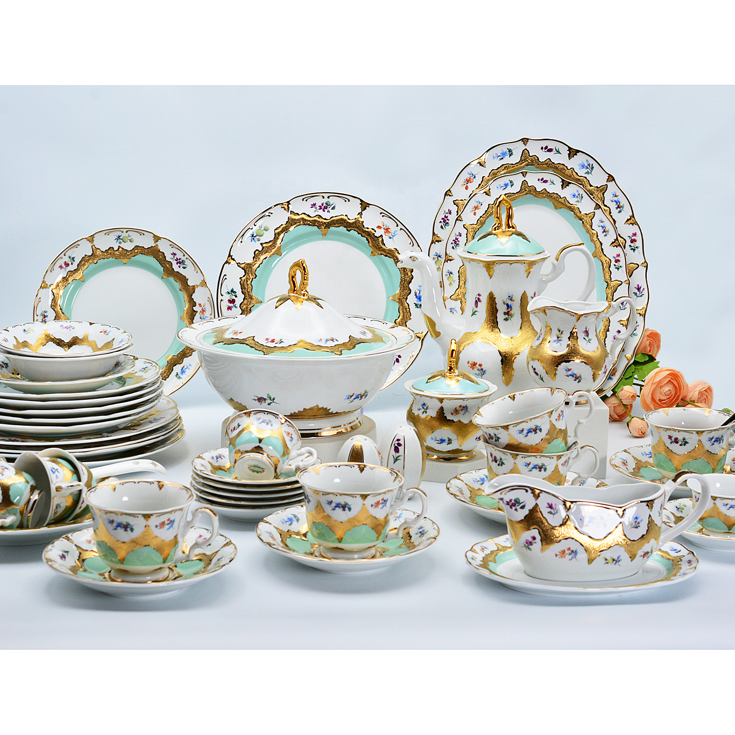 86pcs Royal Style Embossed Gold Porcelain Dinner Set