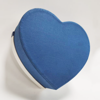 Blaue Herzförmige Geschenkbox mit Schleifenband Maßgefertigte Kartonverpackung für Valentinstag für Schokolade, Schmuck oder Hochzeitsgeschenke
