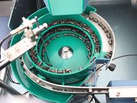 Alimentateur vibrant de précision haute vitesse avec fréquence réglable, noyau de moteur en acier inoxydable, garantie 1 an pour les pièces métalliques