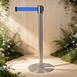 Séparateur de file d'attente robuste en acier inoxydable avec base en U intégrée, idéal pour les aéroports, les gares et le commerce de détail - Product Image 1