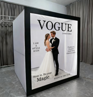 Boîte à magazines de style rideau très populaire pour cabine photo de mariages et de fêtes, avec arrière-plans lumineux et emballage de dessin animé
