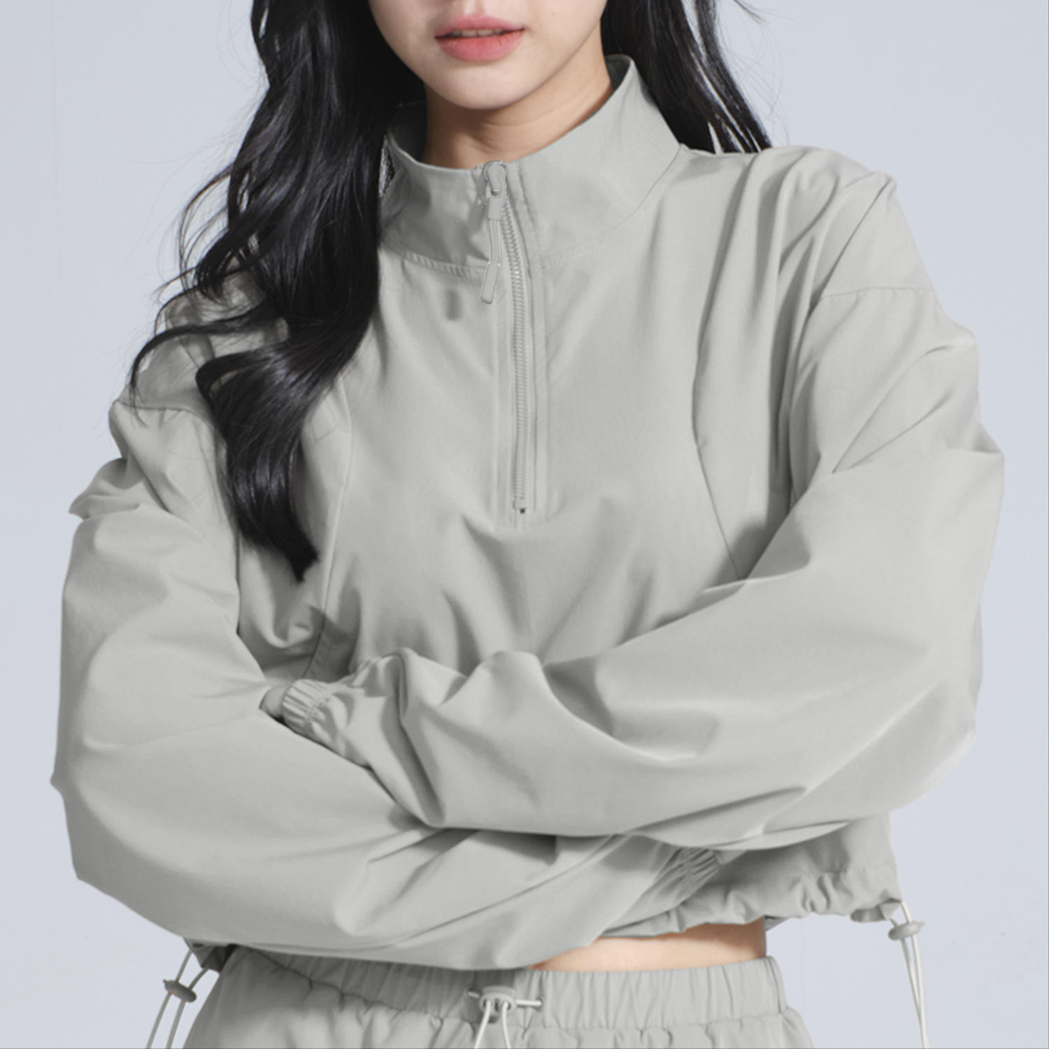 เสื้อแจ็คเก็ตสีเทาอ่อน