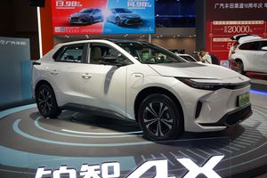 Toyota BZ4X 2026, Auto Eléctrico de Nueva Energía, 4 Ruedas, Toyota BZ4X <span class=keywords><strong>SUV</strong></span>, Precio de Toyota BZ4X, Auto Eléctrico de Segunda Mano - Product Image 4