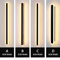 Projecteur mural LED extérieur étanche avec diffuseur en polycarbonate et corps en aluminium, blanc chaud, pour usage en jardin