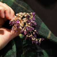 XILIANGFEIZI Broche Fleur Délicate en Cristal Naturel, Design Original de Luxe, Vente Chaude à l'Export, Cadeau Fête des Enseignants