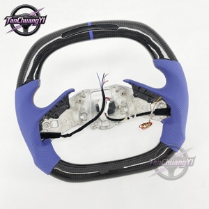 Volante Deportivo de Cuero Perforado para C8 2020+ con Envío Rápido de Fábrica - Product Image 2