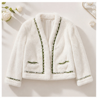 Veste en fourrure de vison naturelle pour femme, col en V, courte, verte, avec bordure perlée, luxe, véritable fourrure, vêtement d'extérieur pour l'hiver