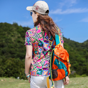 เสื้อยืดแขนสั้นลายดอกไม้สำหรับผู้หญิง แห้งเร็ว ใส่สบาย เหมาะสำหรับวิ่ง เดินป่า ออกกำลังกาย พิมพ์ลายดิจิทัล ระบายอากาศได้ดี ยืดหยุ่นได้ - Product Image 3
