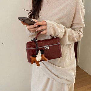 <span class=keywords><strong>Sac</strong></span> à bandoulière carré pour femme en cuir texturé motif pierre, haute qualité, nouvelle collection 2026, <span class=keywords><strong>tendance</strong></span>, polyvalent, élégant, luxe léger - Product Image 4