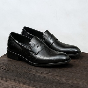 Zapatos Casuales de Cuero Genuino Antideslizantes Estilo Inglés para Hombre con Patrón Grabado, Zapatos de Cuero Transpirables para Negocios - Product Image 6