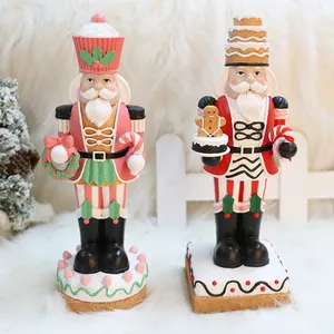 Estatua de decoración navideña de poliresina personalizada, macarrones de pie, figurita de caramelo de pan de jengibre, Cascanueces