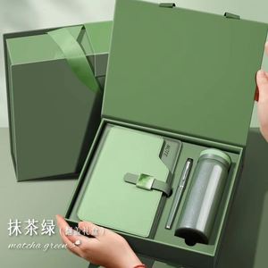 Ensemble cadeau d'affaires de luxe comprenant un carnet avec stylo et une bouteille d'eau isotherme pour les cadeaux promotionnels de Noël, ensemble cadeau d'entreprise - Product Image 3