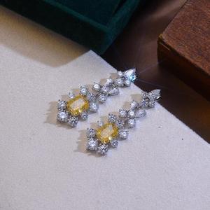 Boucles d'oreilles pendantes longues en argent et zircon jaune, taille Radiant 8x6mm, bijoux fantaisie - Product Image 3