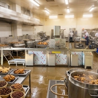 Chaudière industrielle à vapeur à chauffage uniforme pour marinade, avec système de levage et de décharge automatique, pour viande, poulet et canard marinés