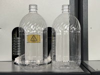 Machine de soufflage semi-automatique à 2 cavités pour bouteilles à large ouverture (2L-5L) – Meilleur prix pour la fabrication de bouteilles d'eau en plastique