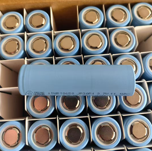 Batterie lithium-ion cylindrique HYL IMR 18650 JP30 3.7V 3000mAh 12C à décharge élevée et longue durée de vie (1200 cycles) LiNiMnCoO2 - Product Image 2