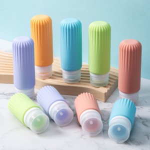 Juego de Botellas de Viaje de Silicona Portátiles, Aprobadas por la TSA, a Prueba de Fugas, Recipientes Exprimibles de 60 ml y 90 ml para Acondicionador y Jabón - Product Image 2