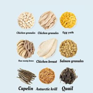 Thức ăn cho thú cưng hữu cơ dạng viên gà đông khô giàu protein, bổ dưỡng, tự nhiên, dành cho mèo và chó, với thịt gà viên từ thịt ức gà. - Product Image 4