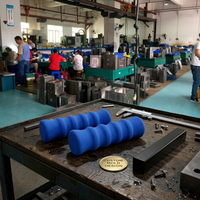 Paire de poignées ergonomiques en mousse bleu vif segmentées à cinq rainures, cylindriques, moulées par injection, pour équipement, OEM