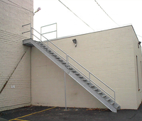 Escalier industriel en acier métallique personnalisable avec rampes et marches
