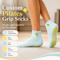 Chaussettes de Pilates personnalisées en gros pour femmes, chaussettes de yoga en coton respirant avec logo personnalisé, chaussettes antidérapantes avec logo personnalisé