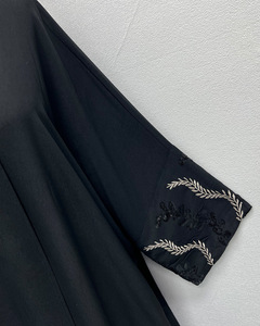 Nuova Abaya OEN Zifeng di Tendenza per Donna Musulmana del Medio Oriente e Dubai con Ricami e Perline - Product Image 4